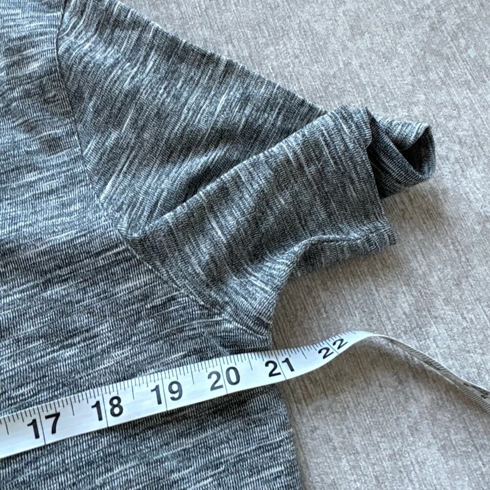 NWT Men’s Theory Grey Top - Picture 3 of 4